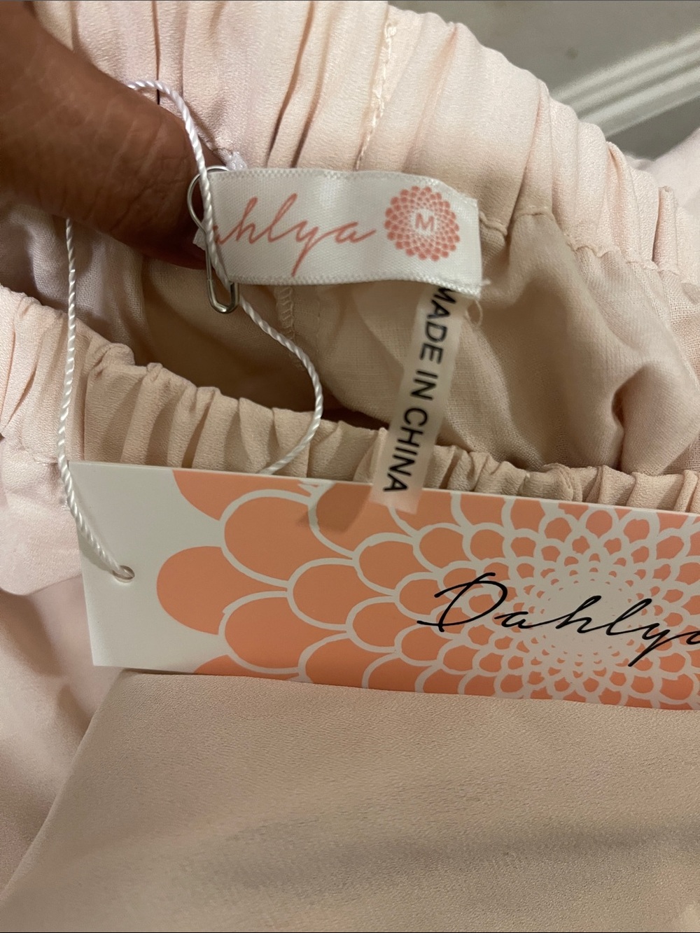 Flowy Wide-Leg Elastic Waist Pants in Light Beige - Picture 4 of 6